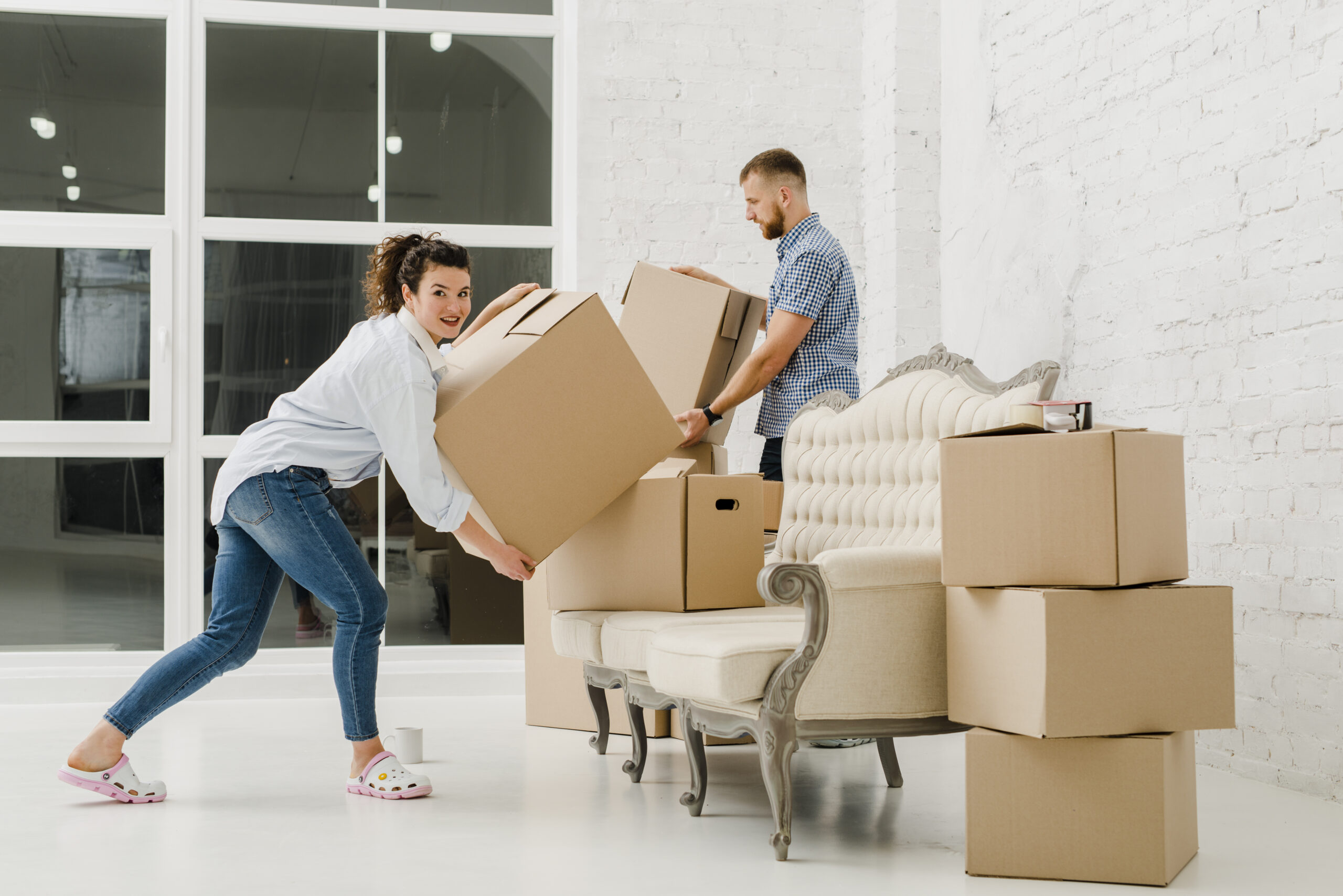 couple-sorting-carton-boxes